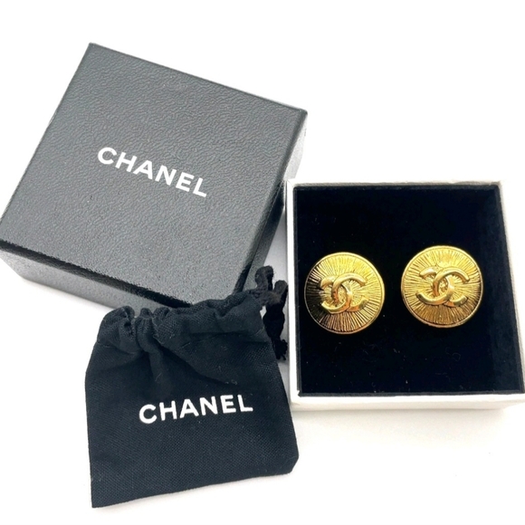 100%AUTHENTIC CHANEL COCO Mark Earring Plated Gold - Picture 3 of 12